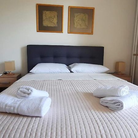 Comfort Apartment In The City Kalamata Ngoại thất bức ảnh
