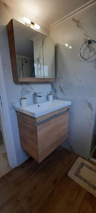 Comfort Apartment In The City Kalamata Ngoại thất bức ảnh