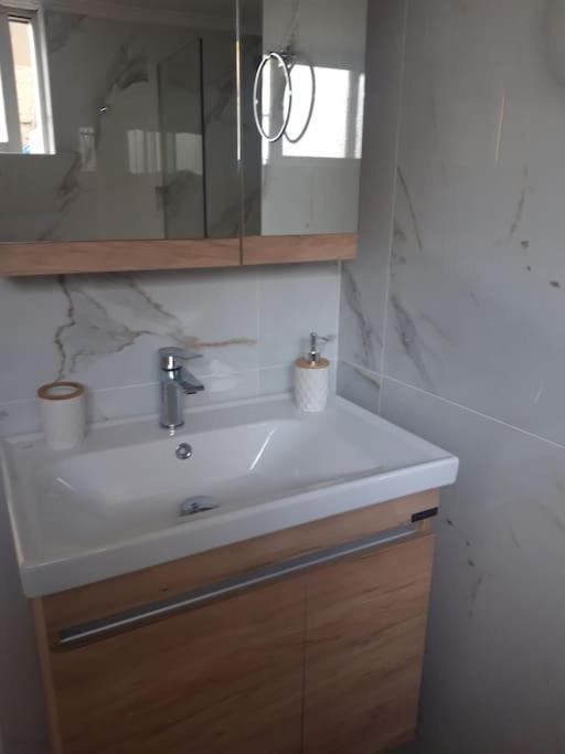 Comfort Apartment In The City Kalamata Ngoại thất bức ảnh